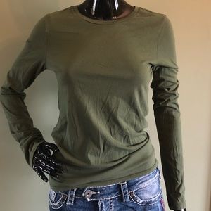 Light weight long sleeve American eagle tshirt